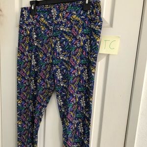 Lularoe leggings-leaf pattern-Size Tall and Curvy
